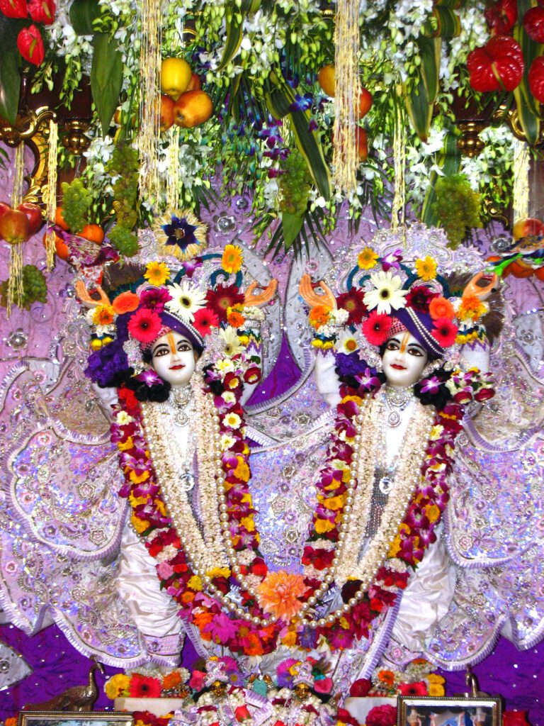 floral-decoration-iskcon-vrindavan